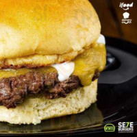 Se7e Burgers food