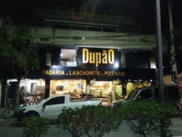 Dupão outside