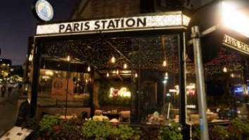 Paris Station Food Drinks inside