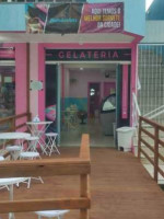 Bombinhas Gelateria inside