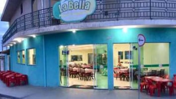 La Bella Pizzaria inside