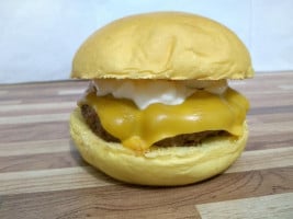 Come'sburger food