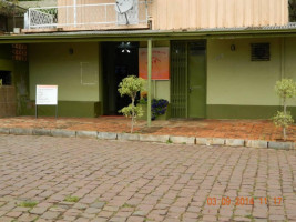 Gostinho Caseiro outside