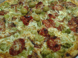 Pizzaria E Calzoneria Braseiro food