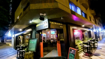 Matriarca Pub outside