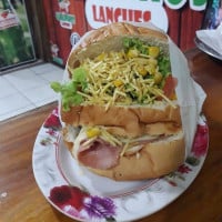 Carlinhos Lanche food