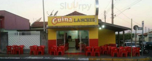 Guina Lanches outside