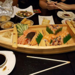 Bikkuri Sushi Comida