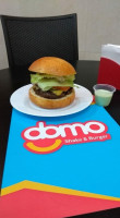 Domo Shake E Burger food