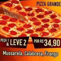 Pizzaria La Famillia food