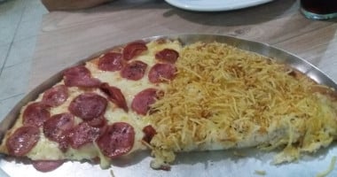 Mega Pizza food