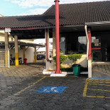 Hamburgueria Container Exterior