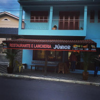 E Lancheria Junior outside