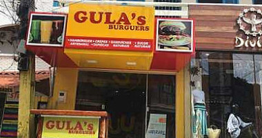 Gulas Burguers outside