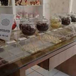 Doce Encanto Chocolates Dentro