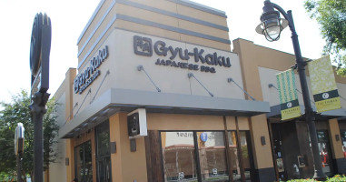 Sik Sushi outside