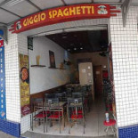 Giggio Spaghetti outside