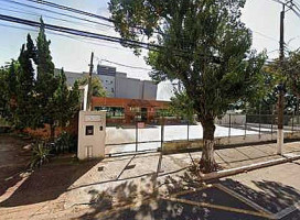 Feito A Mão outside