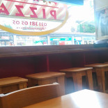 Consola's Pizzaria, E Padaria À l'intérieur