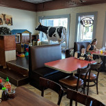 Pioneiro Pizzaria À l'intérieur