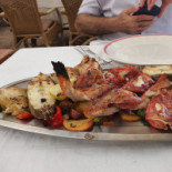 Cedrus Comida