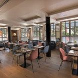 D G E Pizzaria À l'intérieur