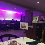 Basic Lounge Bar Dentro