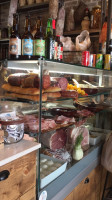 Izaque Lanches inside