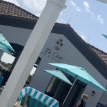 Fran's Café Ceo Exterior