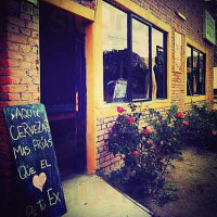 Fran's Café outside