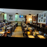Nápoles Bistrô E Pizzaria À l'intérieur