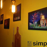 Simple. Bar Restaurante À l'intérieur