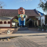 Panga's Exterior