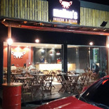 Malino's Burger Exterior
