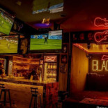 Black Pub À l'intérieur