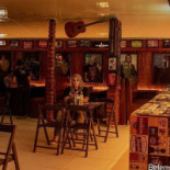 Black Pub À l'intérieur