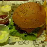 Cilindrada Burger Drinks Comida