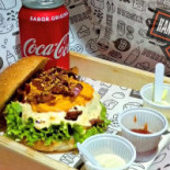 Cilindrada Burger Drinks Comida
