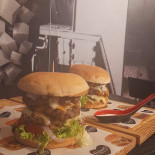 Ô Trem Burger Dentro