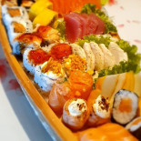 Tsuru Sushi Wine Comida