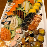 Tsuru Sushi Wine Comida