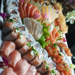 Tsuru Sushi Wine Comida