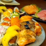 Tsuru Sushi Wine Comida
