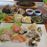 Tsuru Sushi Wine Comida