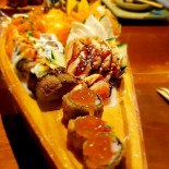 Tsuru Sushi Wine Comida