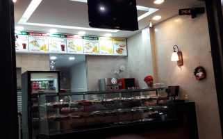 La Pizza inside
