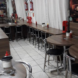 Frozza Lanche E Cafe À l'intérieur