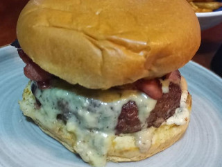 Adega Rubi Emporio Burger