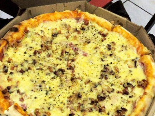 Honnig Pizzaria/ Forno A Lenha