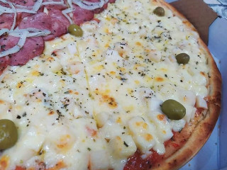 100 Pizza